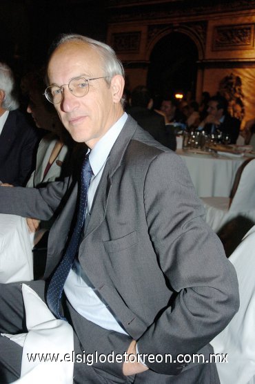 24102007
Alain Le Gourrierec, embajador de Francia en México, invitado especial a los festejos del 60 aniversario de la Alianza Francesa de Torreón.