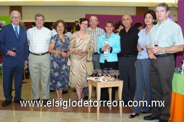21102007
Alejandro Lazalde, Gabriel y Pily de León, Indalecio de la Peña y Magdalena M. de De la Peña, Jesús y Marisa Zavala.