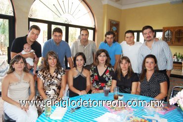 25102007
Óscar y Odila Ollivier, Víctor y Caty Rodríguez, Carlos y Lorena Braña, Gerardo y Martha Montellano, Roberto e Ileana Ramírez, Eduardo y Nadia Acosta.