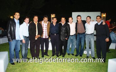 26102007
Enrique García, Rudy Boehringer, Chocolo San Miguel, Jorge Cháirez, Nessim Issa, Ramón Franco, Juan Carlos Menéndez, Ramón Ávila, Salomón Abularach y Salomón Issa.