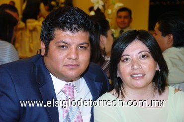 21102007
Julio César del Río y Blanca Hernández.