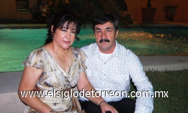25102007
Irene de González en la fiesta que le brindó su esposo José Luis Bazán Bazán.