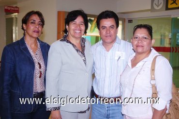 19102007
Gerardo Alba, Carmen Hadad, Osrelia Ureta y Romelia Almaraz viajaron a México.