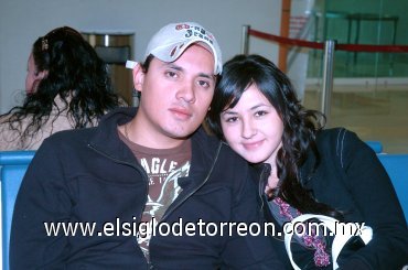 29102007
Jonathan Silva despidió en el aeropuerto a Georgina Rodríguez, quien viajó a Los Ángeles, California.