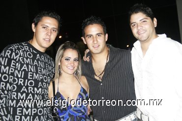 21102007
Manuel Mancha, Mariana Rodríguez, Paco Albuquerque y Toto Medrano.