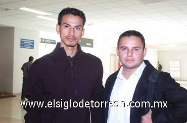 28102007
Luis González y Héctor Labastida llegaron de la Ciudad de México.