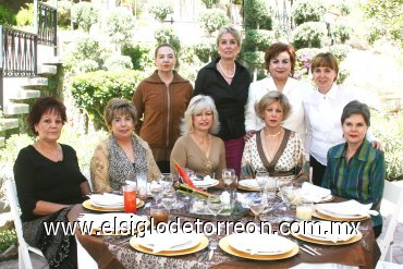 28102007
Margarita Redondo, Leonor de Ávila, Genny de Favila, Aída de Mayagoitia, Maye de Wolff, Elisa de Mena, Rosario de Sánchez, Pilucas San Juan y Lorena Dibildox.