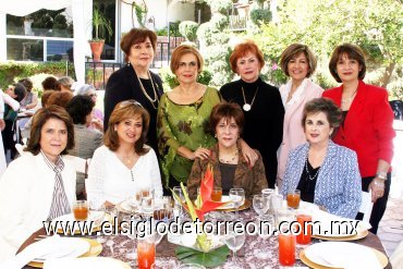 28102007
Susana González, Paulina González, Chacha de García, Peggy de Issasi, Ángeles Armendáriz, Rosina López Nava, Queta de Izaguirre, Alicia de Cárdenas y Ángeles de De Lara.