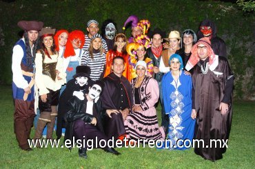 31102007
Salim y Martha; Carlos y Alma; César y Mónica; Antonio y Fabiola; Roberto y Sofíai; Genaro y Ana; Guillermo y Elisa; Ricardo y Norma; Severino y Claudiz; y Alberto y Laurencia, del Club Sembradores Amigos del Desierto.