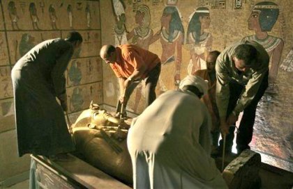 La momia cuando fue separada de su máscara, le retiraron 150 amuletos que portaba.
