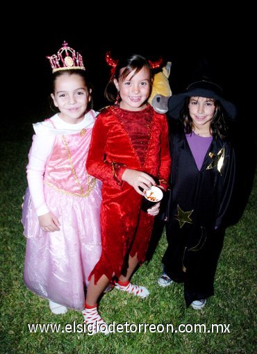 01112007
Isabel Amarante, Paulina González y Esther Arias.