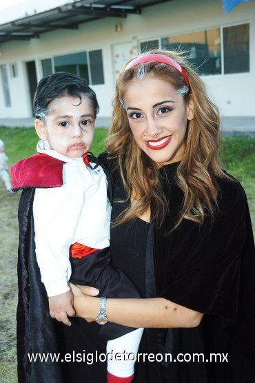 01112007
Isabel Salas de Aljoaib y Ali Aljoaib.