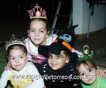 01112007
Isabel y Sofía Amarante, Fernanda Murra y Mía Kuri.