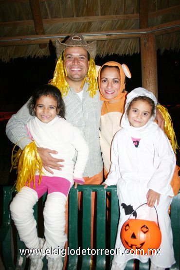 02112007
Mariana, Ximena, Berny y Sandy Centeno.