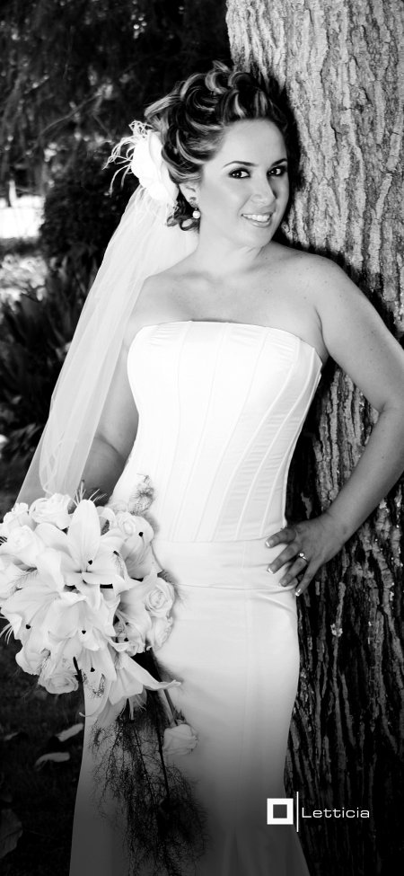 Srita. Alejandra B. González Cansino, el día de su boda con el Sr. Pedro J. Villa Encinas.- 

Estudio Letticia.