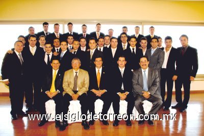 Club Sembradores Comarca
Club Sembradores Comarca junto a Fernando Marroquín, Ignacio Obeso, José Ángel Pérez, Mauricio Cepeda y Jorge Cepeda.