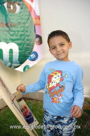 04112007
Saúl Javier Vega Valdés, en una fiesta infantil.