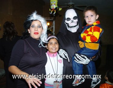 04112007
Valeria, Marcela, Alejandro y Alex Huerta.