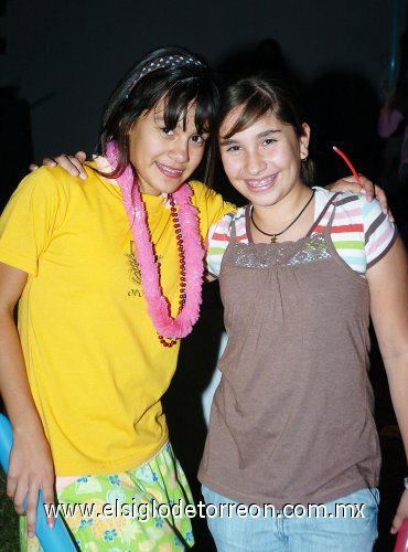 07112007
Andrea Padilla y Paola Amezcua acompañaron a Tony Batarse Gutiérrez en su fiesta de cumpleaños.