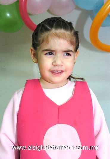 12112007
La niña Ana Lucía Cabarga Villarreal fue festejada al cumplir tres años de edad.