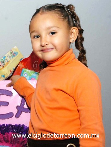 12112007
Muy linda lució Andrea Rendón Orduña al celebrar su sexto cumpleaños.