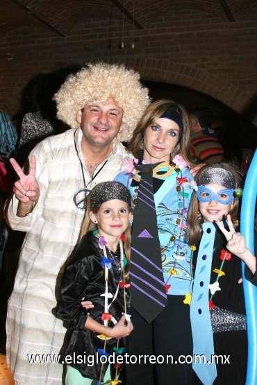04112007
Armando, Mónica, Fernanda y Alejandra Pérez Merodio.