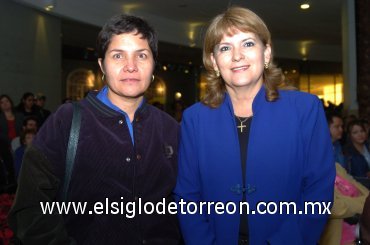 04112007
Iliana Meza y San Juanita Malacara, en reciente evento de aniversario.