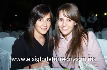 04112007
Lucía Díaz de León y Yola Murra.