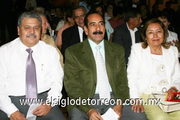 04112007
Raúl Muñoz de León, Juan Meléndez y Lupita Segovia.