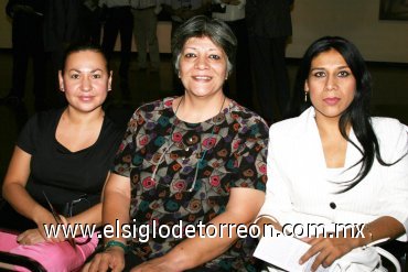 04112007
Rosa María Alba, Lily de García y Ana Matilde G.