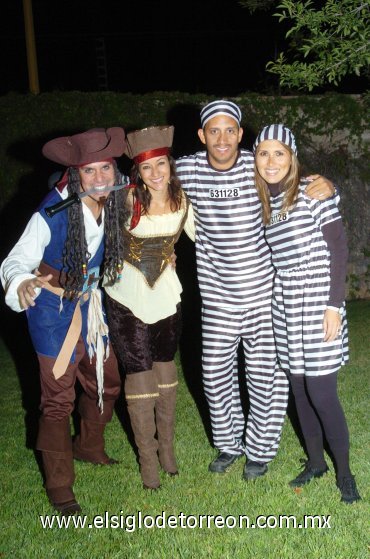04112007
Salim y Martha Fahur, César y Mónica Pérez.