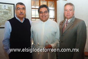 11112007
Alfredo Rojas y el Pbro. Gerardo Zataráin.