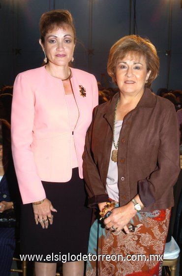 11112007
Bertha de Medina y Alicia Villanueva.