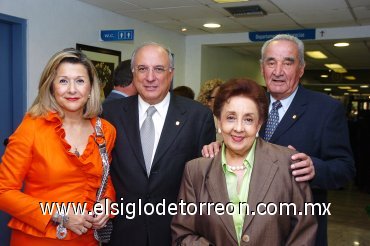 11112007
Blanca Galindo, José Testas, Juan José Fernández y Guadalupe García.