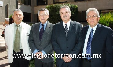 11112007
Guillermo Milán, Pedro Monárrez, Miguel Ángel Valdez y Jaime Guerrero.