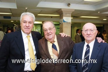 11112007
Jesús Fernández Aranzábal, Enrique Luengo Macías y José Ryenes Cortina.