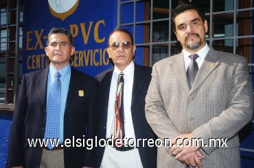11112007
Jorge Antonio Pérez Freyre, Cecilio Medina Elizondo y Raúl Uriel Medina Martínez.