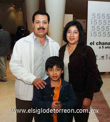 11112007
Sergio García, Silvia Hernández y Edson García.
