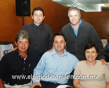 14112007
Guillermo Saldaña Wolff, Marco Pámanes Fernández, Malena Luengo, Armando Ríos Pérez y Roberto González Lobo.