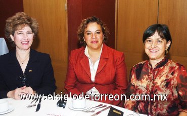 14112007
Sofía Enríquez, More Barret y Silvia Castro.