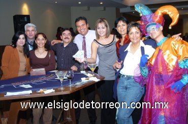 11112007_d_Arlequines e invitados, gozaron de divertidos momentos en un evento organizado por el Sanatorio Español.
