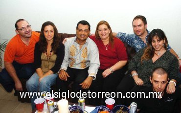 11112007
Nacho Meléndez, Rosy del Toro, Gerardo Galindo, Chela Murra, Javier Bremer, Lupe Villarreal y Rogelio Martínez.
