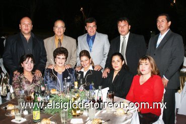 14112007
Juan y María Elena Gómez; Jorge y Alma Álvarez; Juan y Lorena Álvarez; Daniel y Hedda Arredondo; y Julio César y Xóchitl Álvarez.