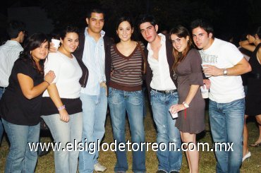 14112007
Marina Garza, Pedro Ávila, Ale Torres, Isabel Villarreal, Natalia Hernández, Jesús Bazán y Daniel Acevedo.