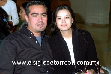 15112007
Félix Cortez despidió a Marisol Herrera, quien partió hacia Panamá.