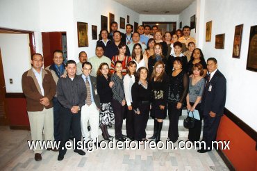 16112007
Se realizó la graduación del curso SOI-Kubli, que la empresa Soriana impartió a un numeroso grupo de empleados.