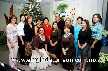 17112007
El conferencista Mauricio Castañeda acompañado de Iliana, Isabel, Juanita, Lula, Sonia, Martha, Chepis, Paty, Rosy, Carmelita, Coty y Lupita, integrantes de Clubes de Jardinería.