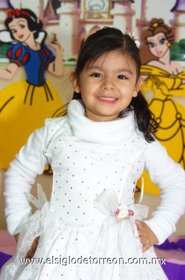 17112007
Hanna Rauda Torres cumplió tres añitos y sus papás Daniel Rauda Aranda y Laura Torres de Rauda le organizaron una fiesta de presentación.
