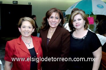 17112007
Leticia Catalán, Linda Rodríguez y Ana Carmen de Cárdenas.