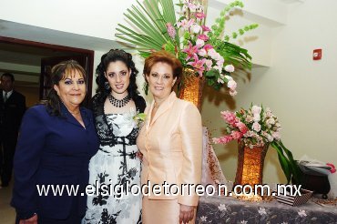 22112007
Graciela de Pámanes y Aurora Humphrey organizaron una elegante despedida de soltera para Annnie.